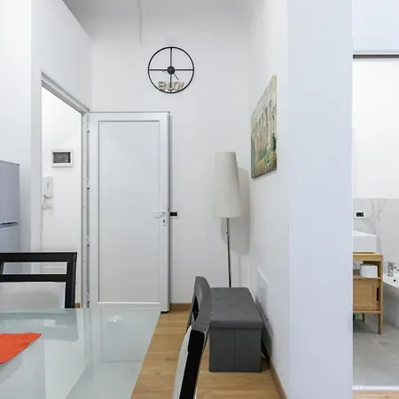 Apartament Corso Dei Mille Station Flat With Balcony *